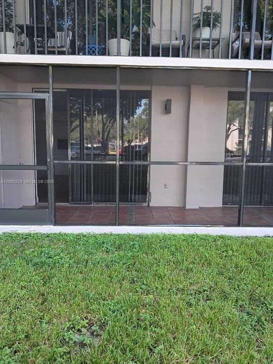 For Rent: $2,250 (2 beds, 2 baths, 965 Square Feet)