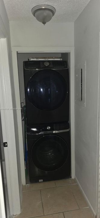 В аренду: $2,150 (2 спален, 2 ванн, 932 Квадратных фут)