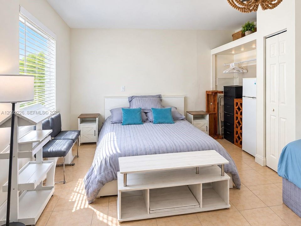 2nd bedroom