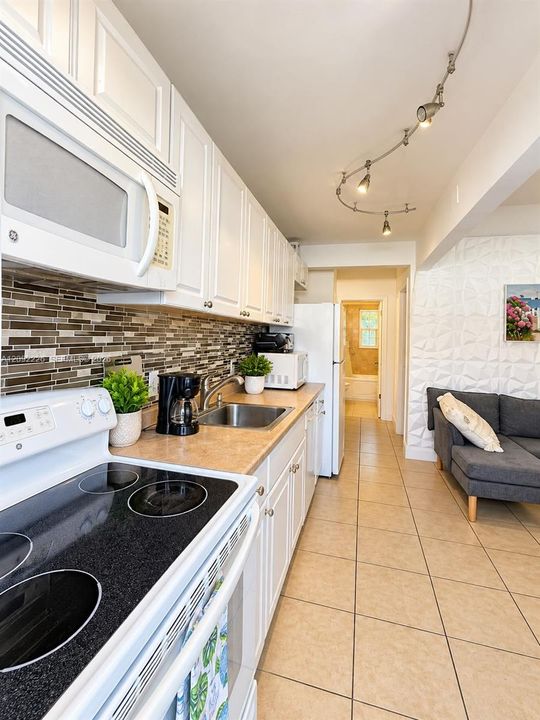 В аренду: $2,400 (2 спален, 1 ванн, 1260 Квадратных фут)