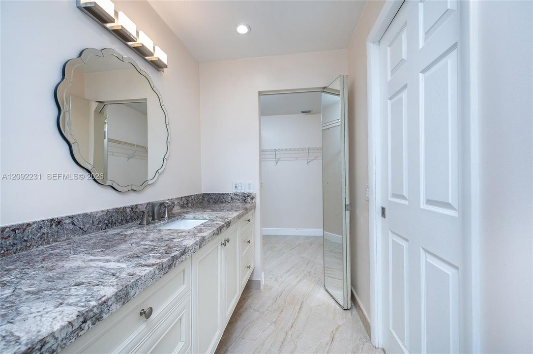 En Venta: $775,000 (3 camas, 2 baños, 1542 Pies cuadrados)