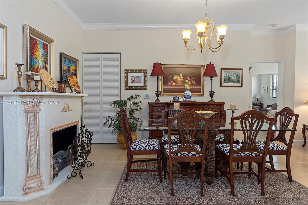 For Sale: $449,500 (2 beds, 2 baths, 1219 Square Feet)
