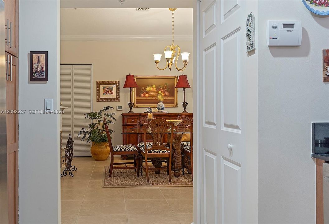 For Sale: $449,500 (2 beds, 2 baths, 1219 Square Feet)