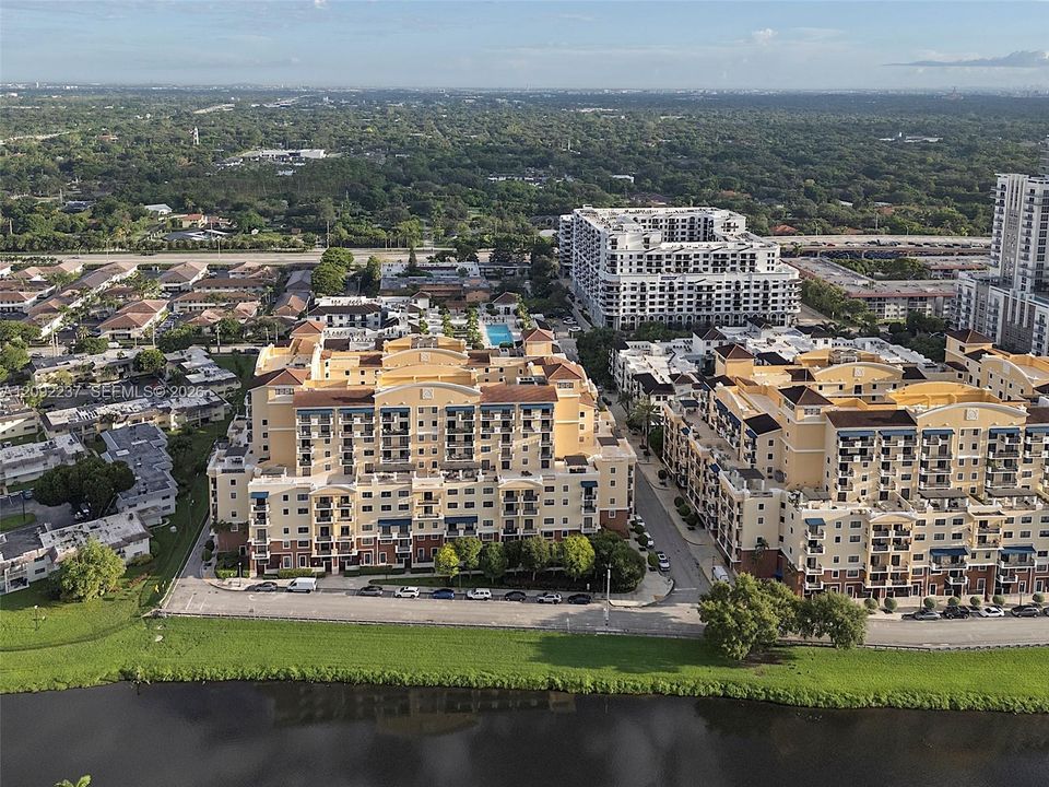 For Sale: $449,500 (2 beds, 2 baths, 1219 Square Feet)