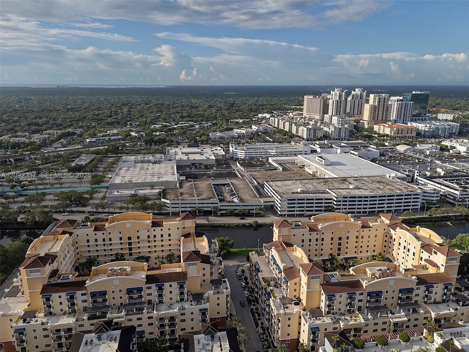 For Sale: $449,500 (2 beds, 2 baths, 1219 Square Feet)