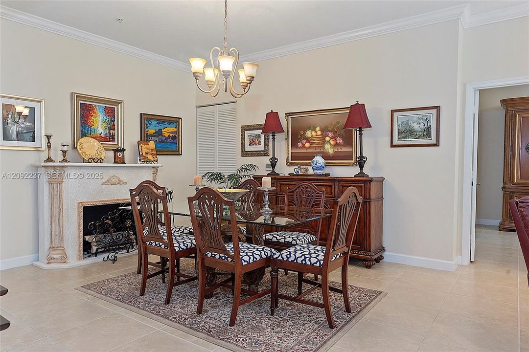 For Sale: $449,500 (2 beds, 2 baths, 1219 Square Feet)