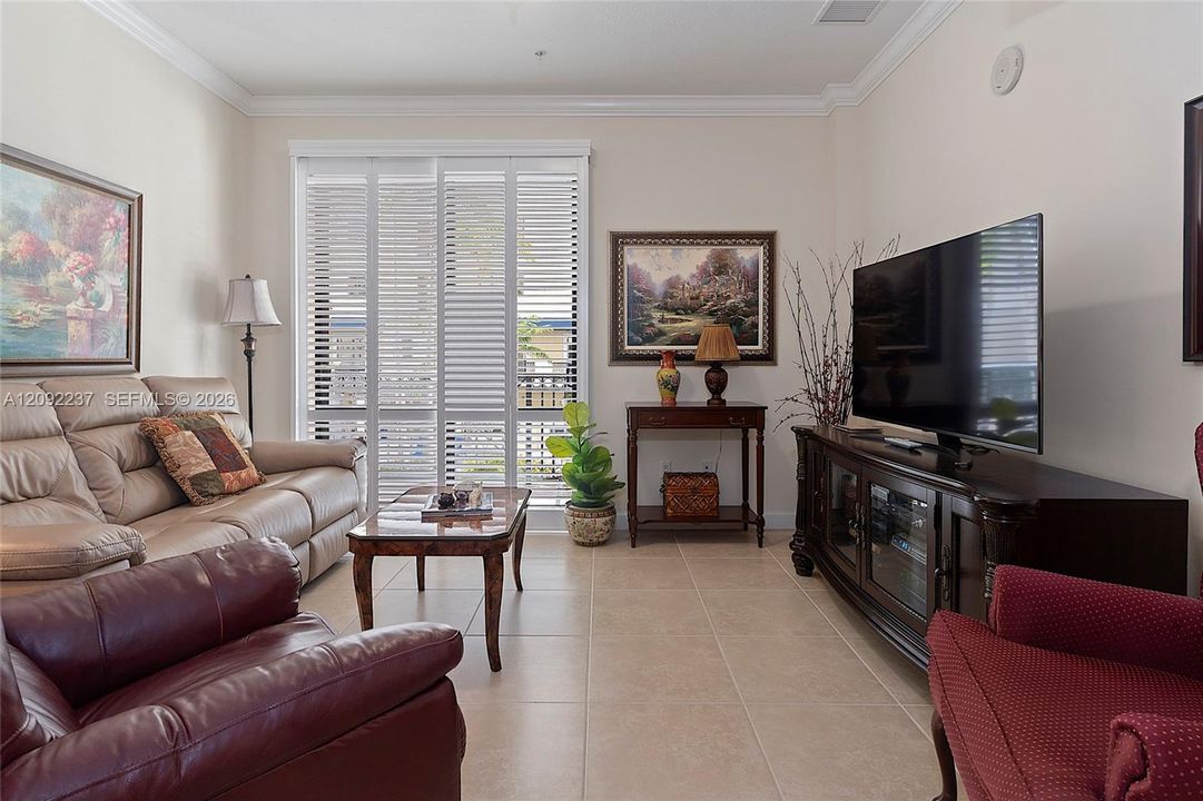 For Sale: $449,500 (2 beds, 2 baths, 1219 Square Feet)