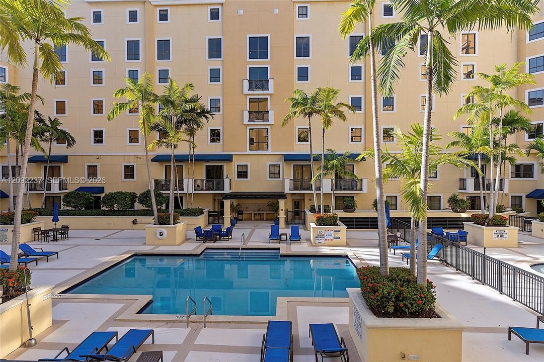 For Sale: $449,500 (2 beds, 2 baths, 1219 Square Feet)