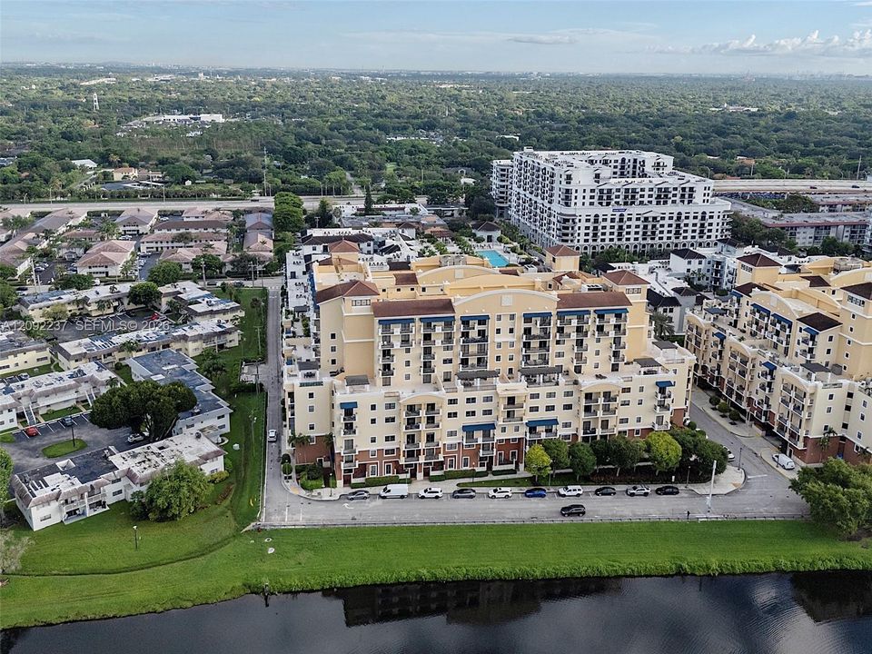 For Sale: $449,500 (2 beds, 2 baths, 1219 Square Feet)