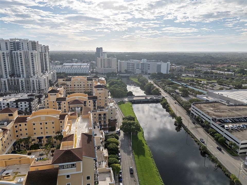 For Sale: $449,500 (2 beds, 2 baths, 1219 Square Feet)