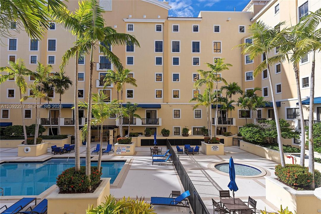 For Sale: $449,500 (2 beds, 2 baths, 1219 Square Feet)