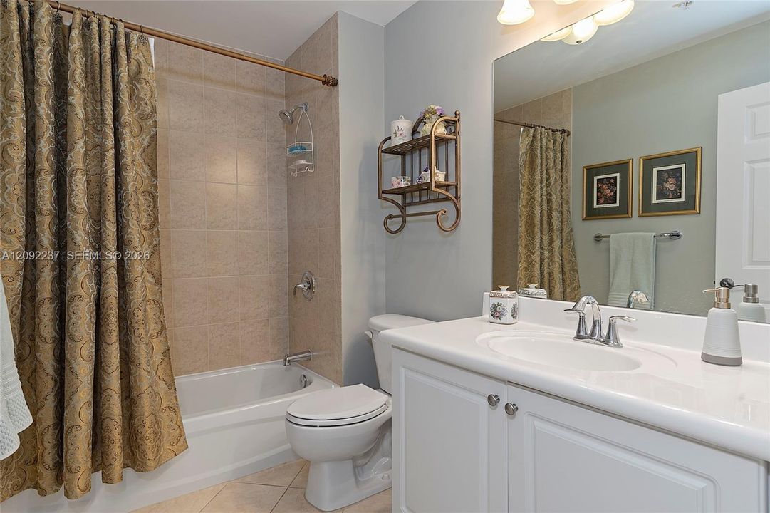 For Sale: $449,500 (2 beds, 2 baths, 1219 Square Feet)