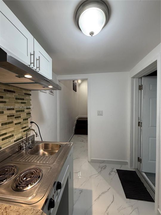 For Sale: $585,000 (4 beds, 2 baths, 1904 Square Feet)