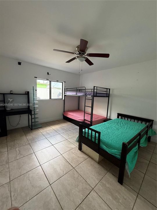 For Sale: $585,000 (4 beds, 2 baths, 1904 Square Feet)