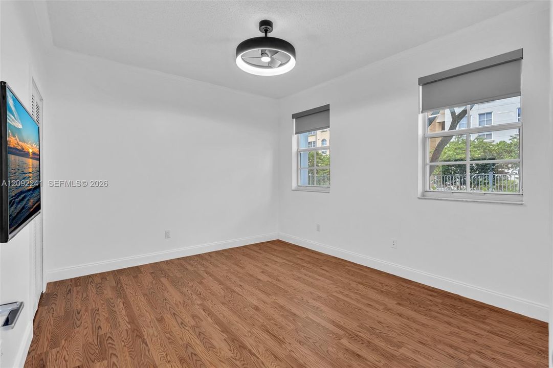 For Sale: $649,000 (3 beds, 2 baths, 1320 Square Feet)
