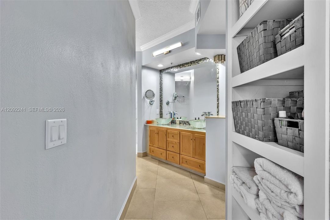 For Sale: $649,000 (3 beds, 2 baths, 1320 Square Feet)