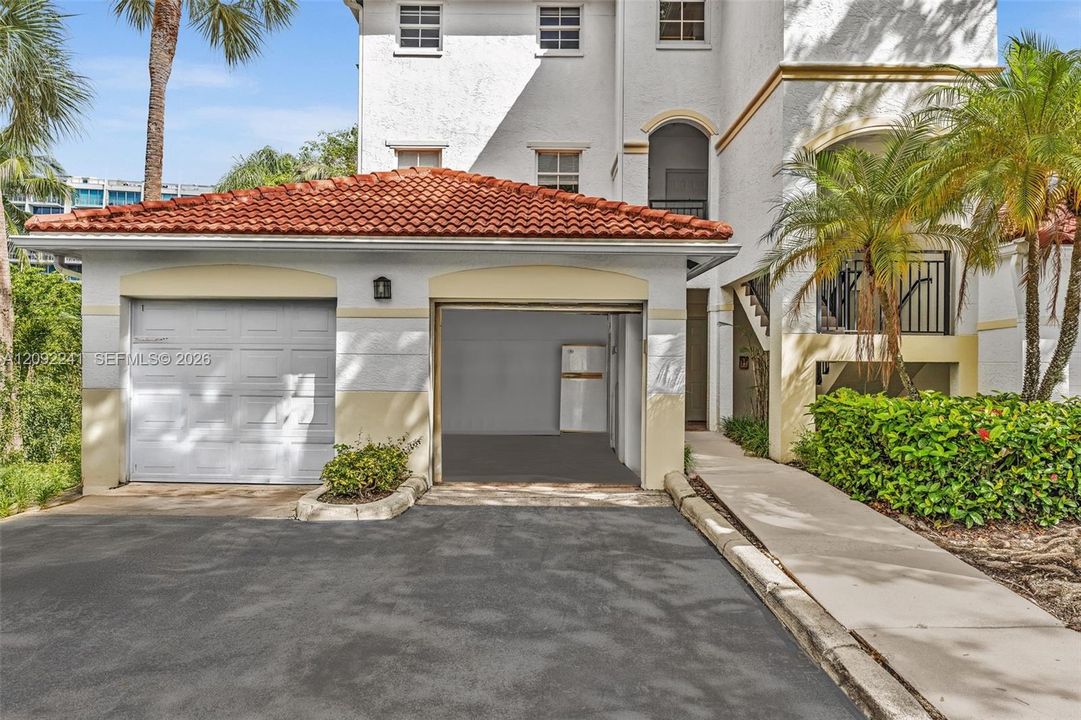 For Sale: $649,000 (3 beds, 2 baths, 1320 Square Feet)