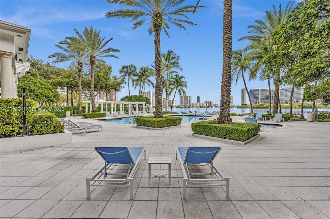 For Sale: $649,000 (3 beds, 2 baths, 1320 Square Feet)
