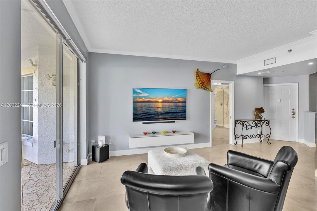 For Sale: $649,000 (3 beds, 2 baths, 1320 Square Feet)