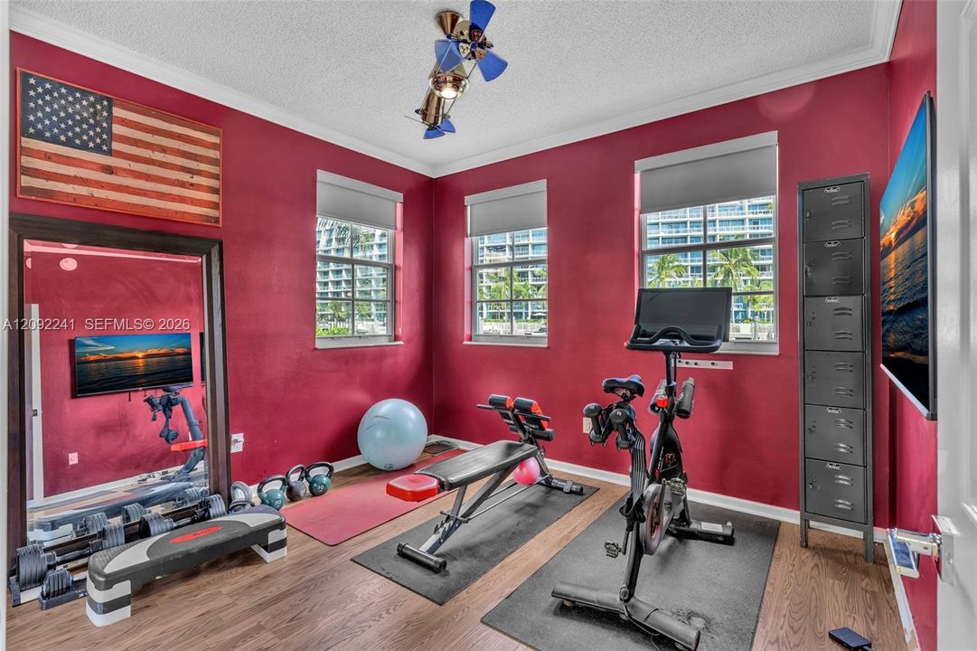 For Sale: $649,000 (3 beds, 2 baths, 1320 Square Feet)