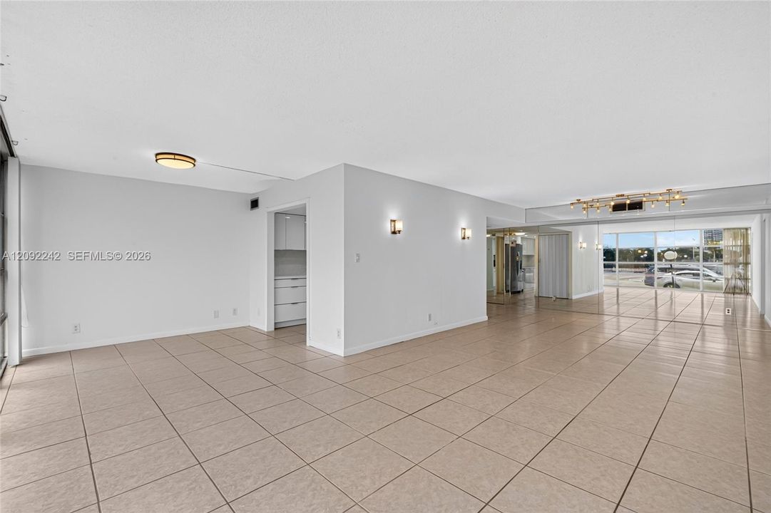 В аренду: $2,300 (2 спален, 2 ванн, 1210 Квадратных фут)