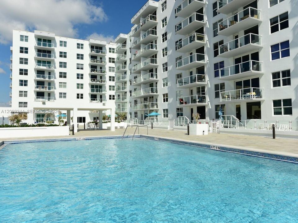 For Sale: $475,000 (2 beds, 2 baths, 1496 Square Feet)