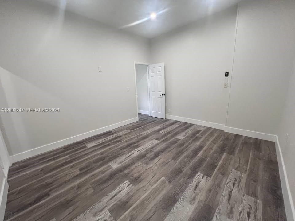 В аренду: $1,200 (1 спален, 1 ванн, 2243 Квадратных фут)