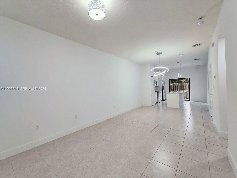 En Venta: $465,000 (2 camas, 2 baños, 1072 Pies cuadrados)