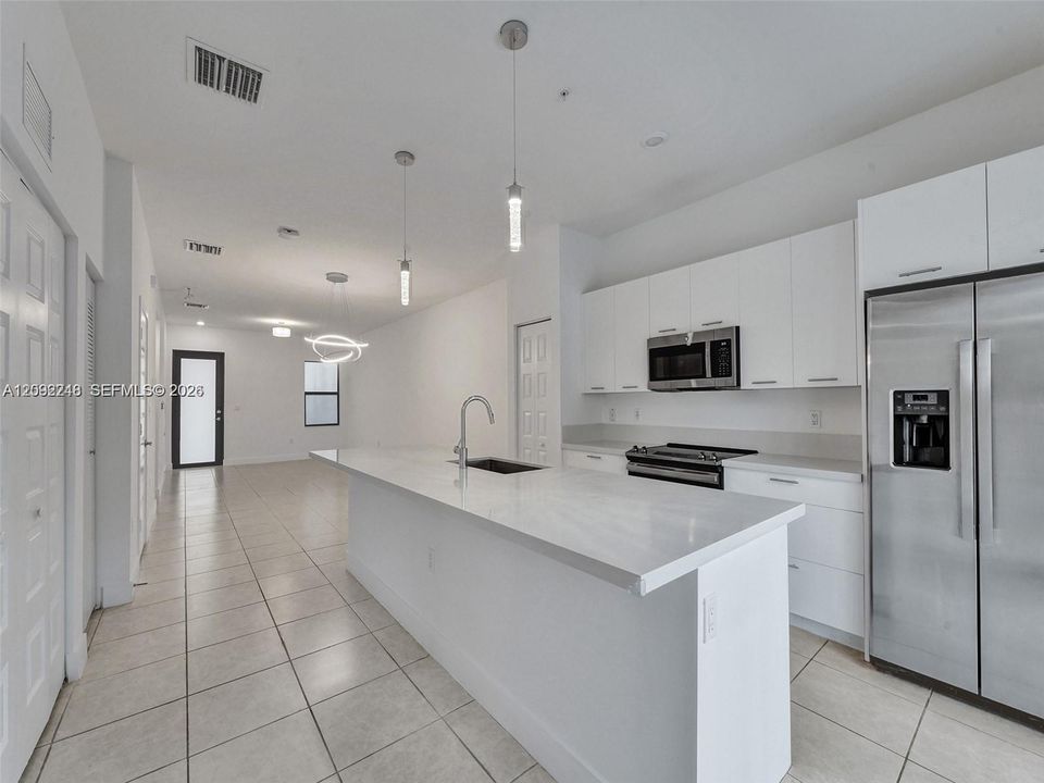 En Venta: $465,000 (2 camas, 2 baños, 1072 Pies cuadrados)