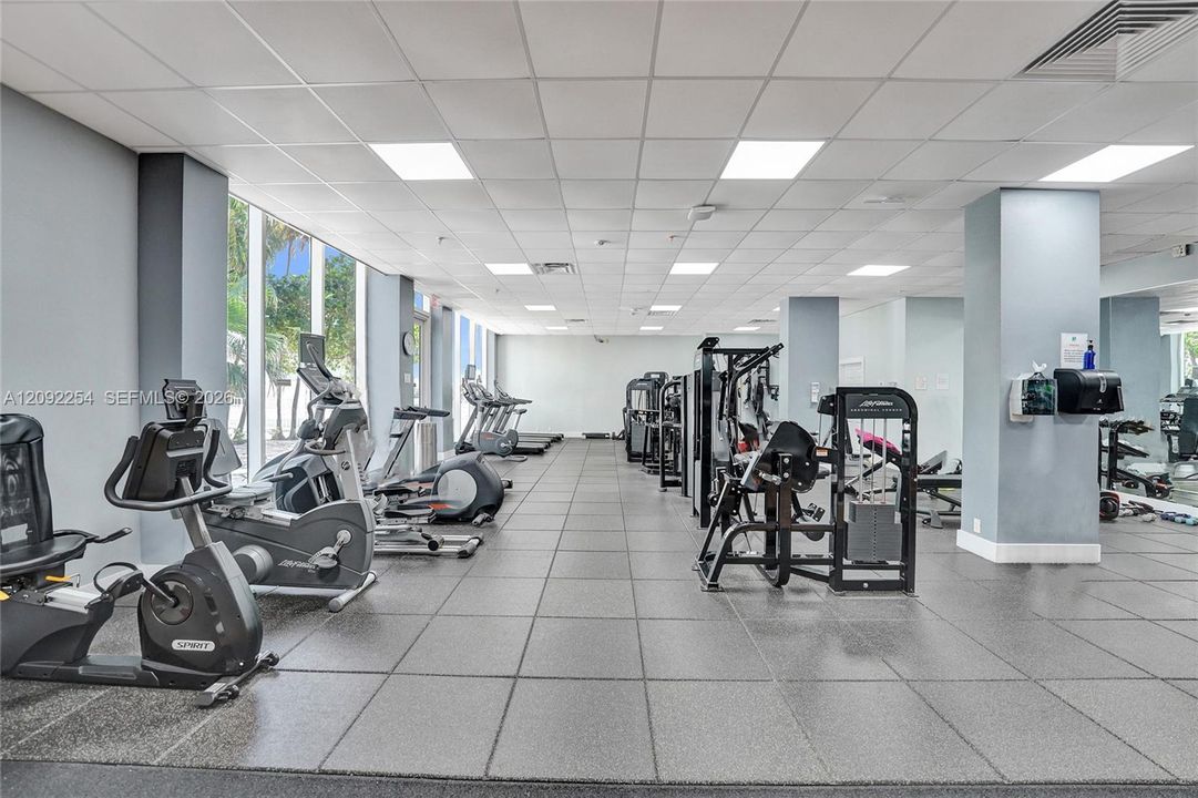 For Sale: $429,000 (1 beds, 1 baths, 896 Square Feet)