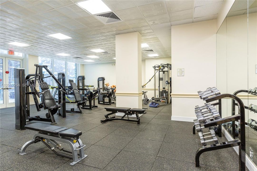 For Sale: $429,000 (1 beds, 1 baths, 896 Square Feet)