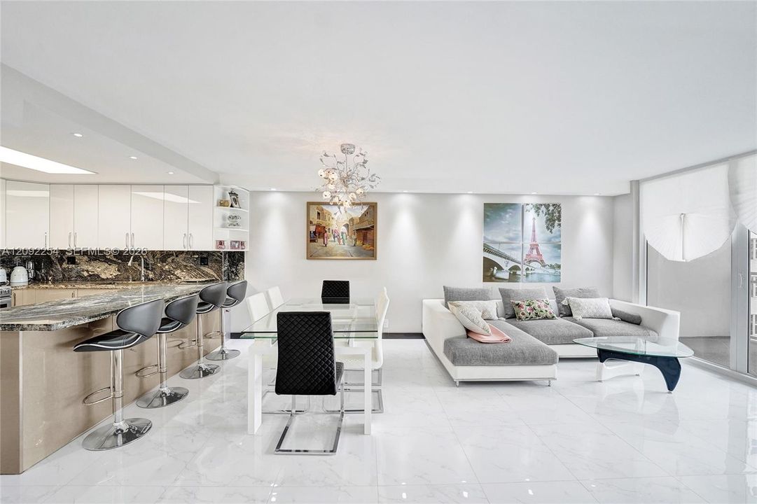 For Sale: $429,000 (1 beds, 1 baths, 896 Square Feet)
