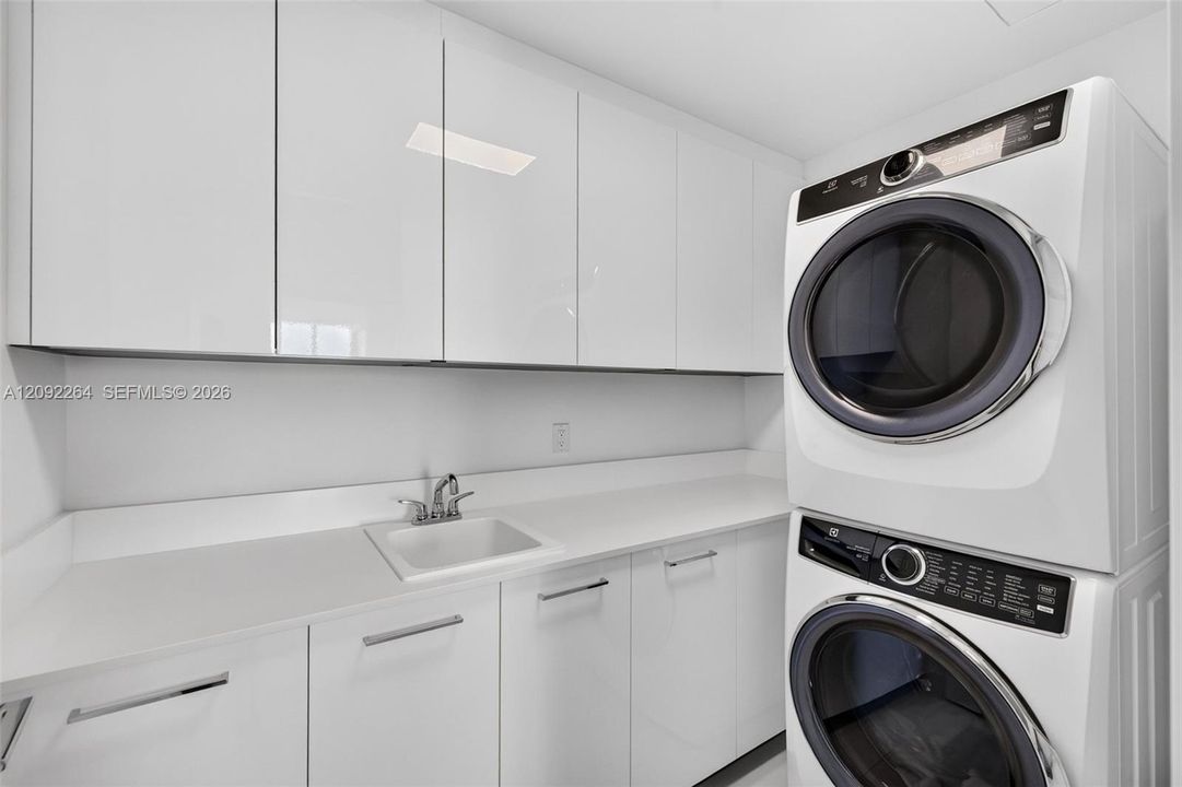 For Rent: $11,500 (3 beds, 3 baths, 0 Square Feet)