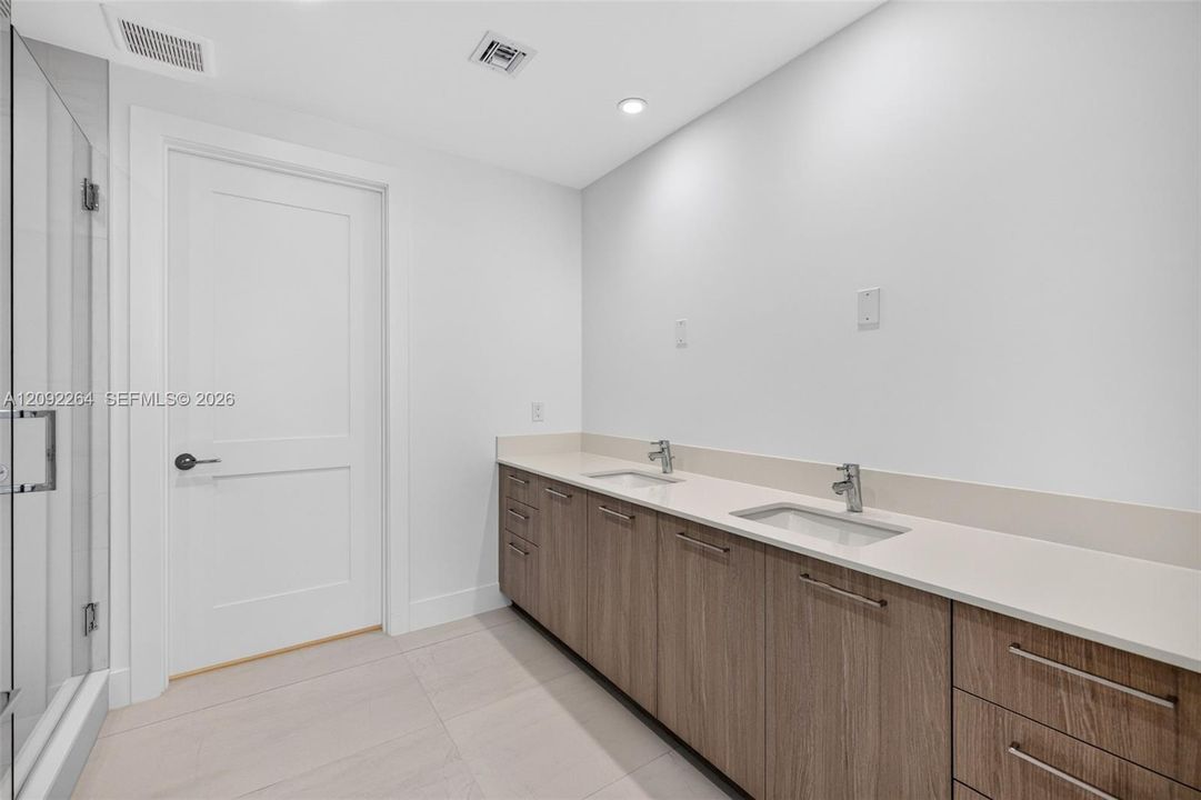 For Rent: $11,500 (3 beds, 3 baths, 0 Square Feet)