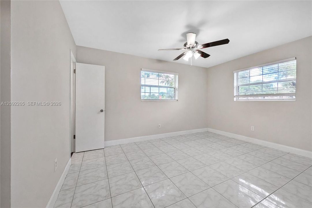 En Venta: $380,000 (2 camas, 2 baños, 936 Pies cuadrados)