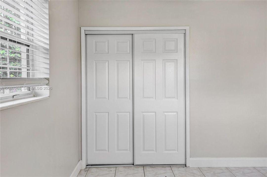 En Venta: $380,000 (2 camas, 2 baños, 936 Pies cuadrados)