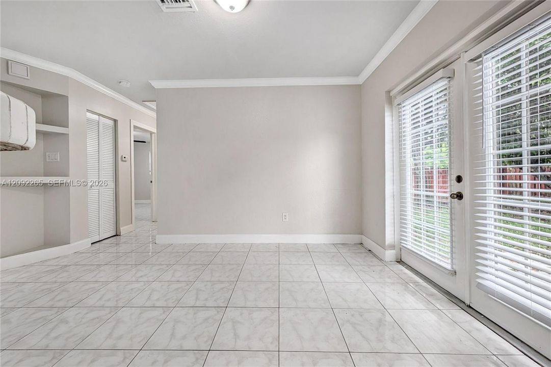 En Venta: $380,000 (2 camas, 2 baños, 936 Pies cuadrados)