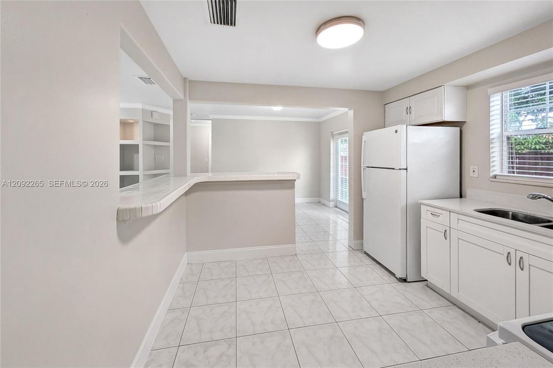 En Venta: $380,000 (2 camas, 2 baños, 936 Pies cuadrados)