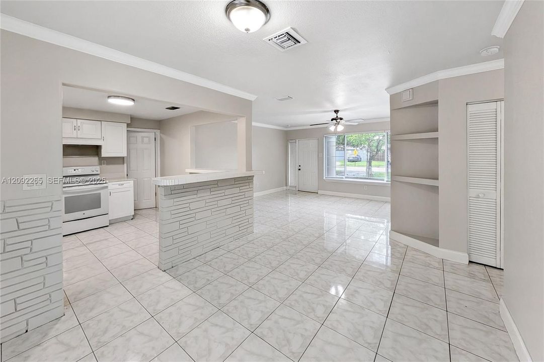 En Venta: $380,000 (2 camas, 2 baños, 936 Pies cuadrados)