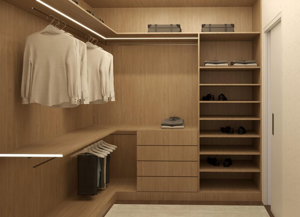 CLOSET HIS