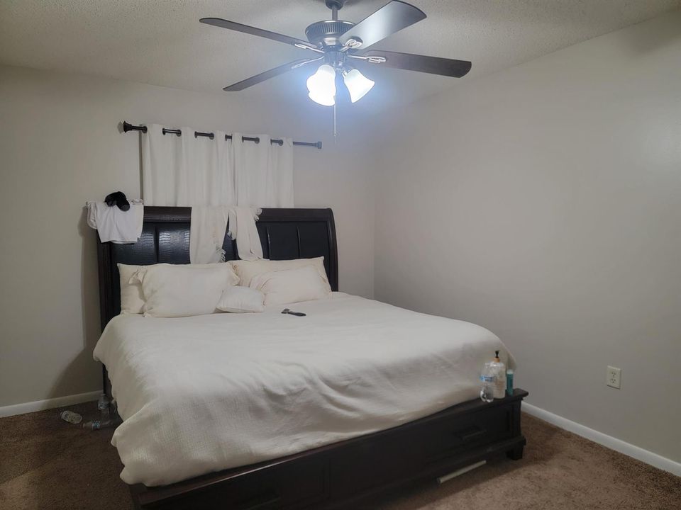 2001 Oleander Blvd Apt C BR