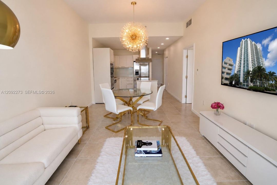 For Rent: $3,250 (2 beds, 2 baths, 828 Square Feet)
