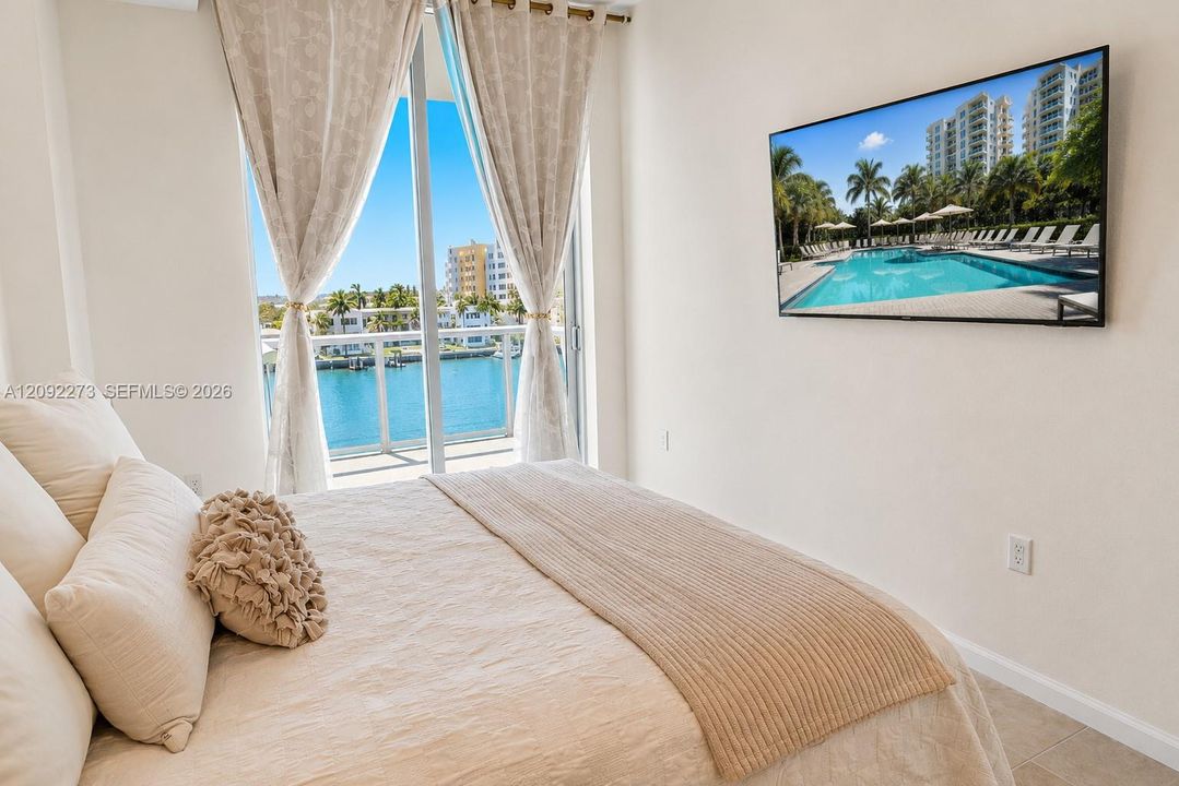 For Rent: $3,250 (2 beds, 2 baths, 828 Square Feet)