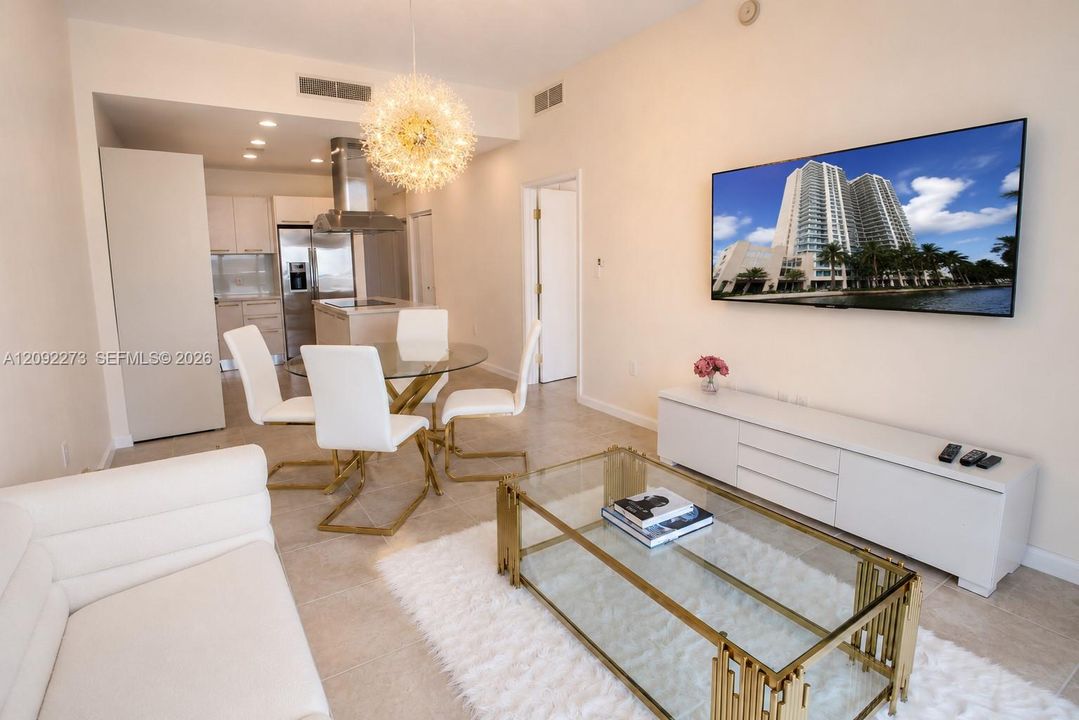 For Rent: $3,250 (2 beds, 2 baths, 828 Square Feet)