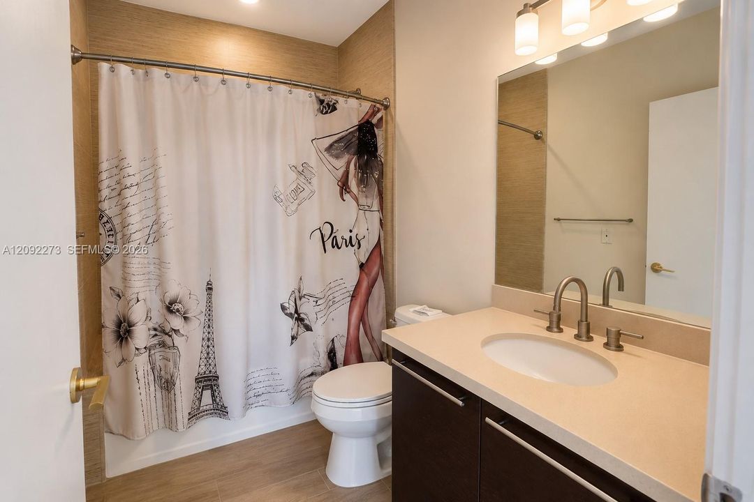 For Rent: $3,250 (2 beds, 2 baths, 828 Square Feet)