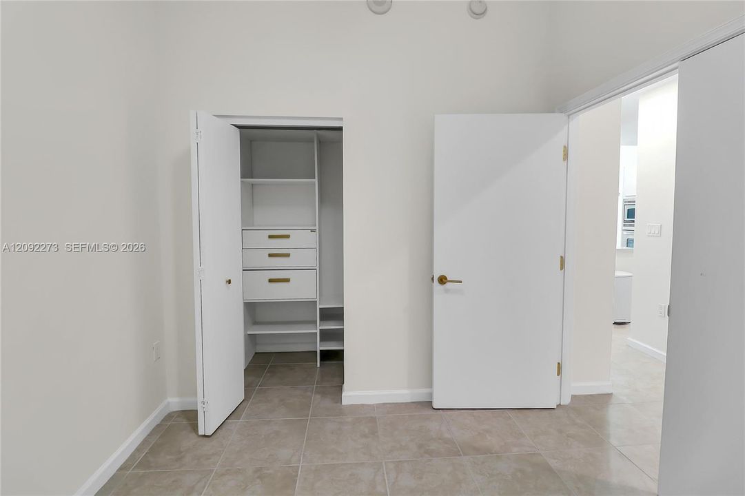 For Rent: $3,250 (2 beds, 2 baths, 828 Square Feet)