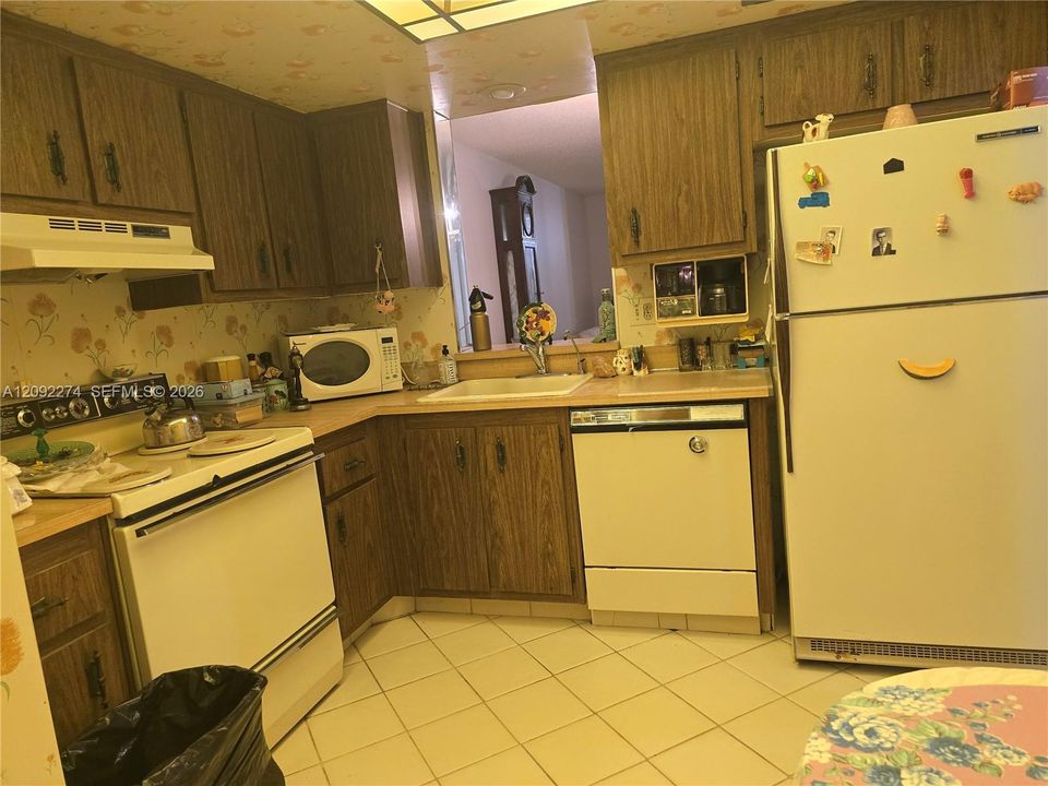 На продажу: $74,900 (1 спален, 2 ванн, 850 Квадратных фут)