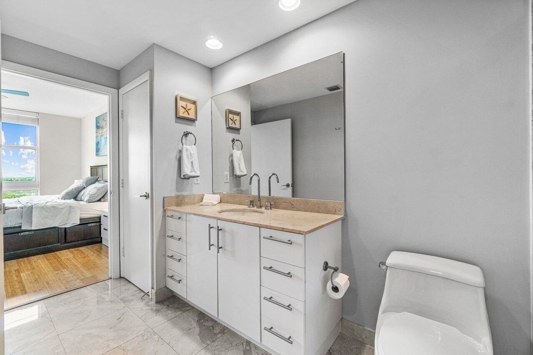 Bathroom with Spa Tub / Shower
