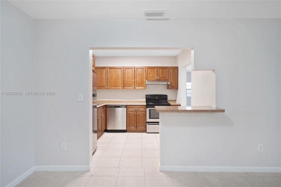 En Venta: $615,000 (4 camas, 2 baños, 1766 Pies cuadrados)