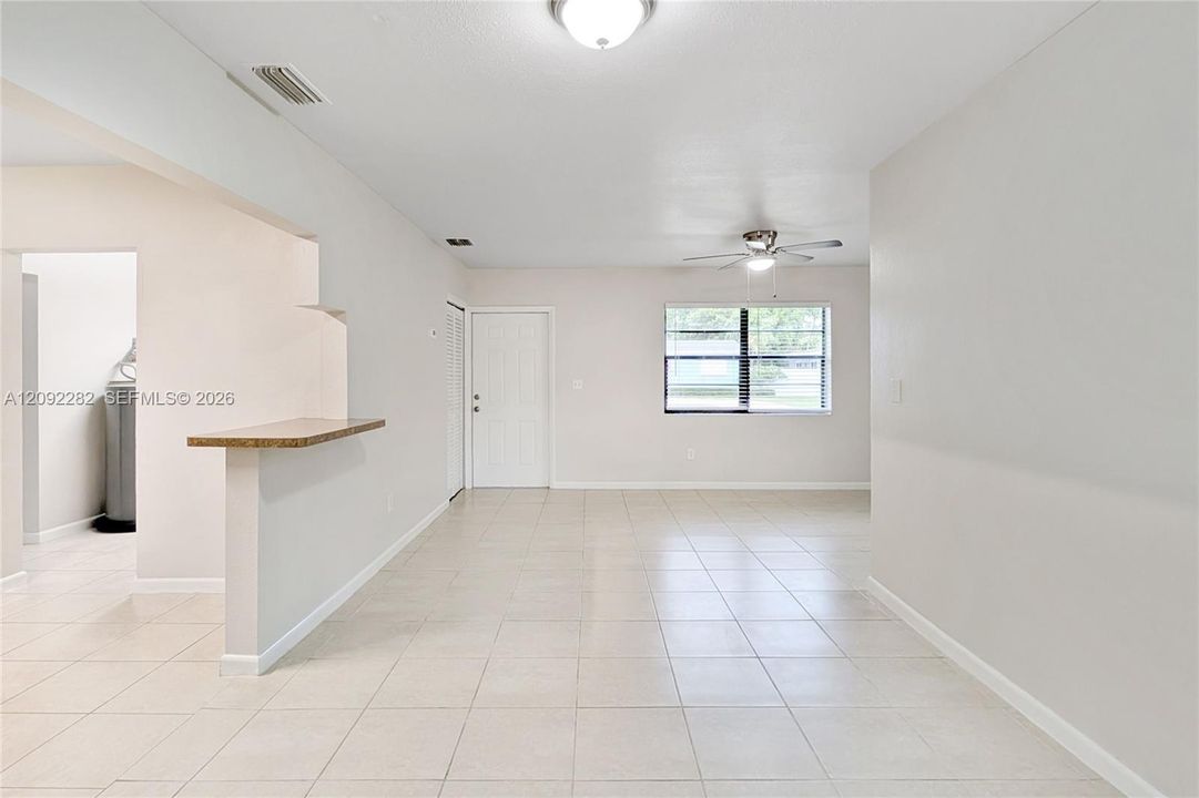 En Venta: $615,000 (4 camas, 2 baños, 1766 Pies cuadrados)